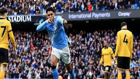 [官方公告]申花朱辰杰恢复期预计6-8周，面具训练进行中，互动48条